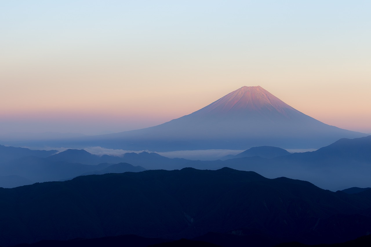 富士山登山季结束，死亡人数增加背后的故事