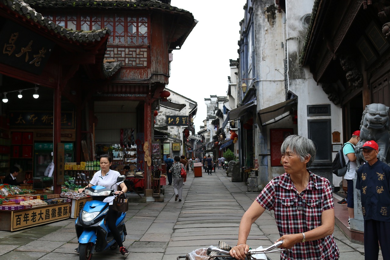 探索之旅，带你走进哈尔滨西站的繁华与历史交织