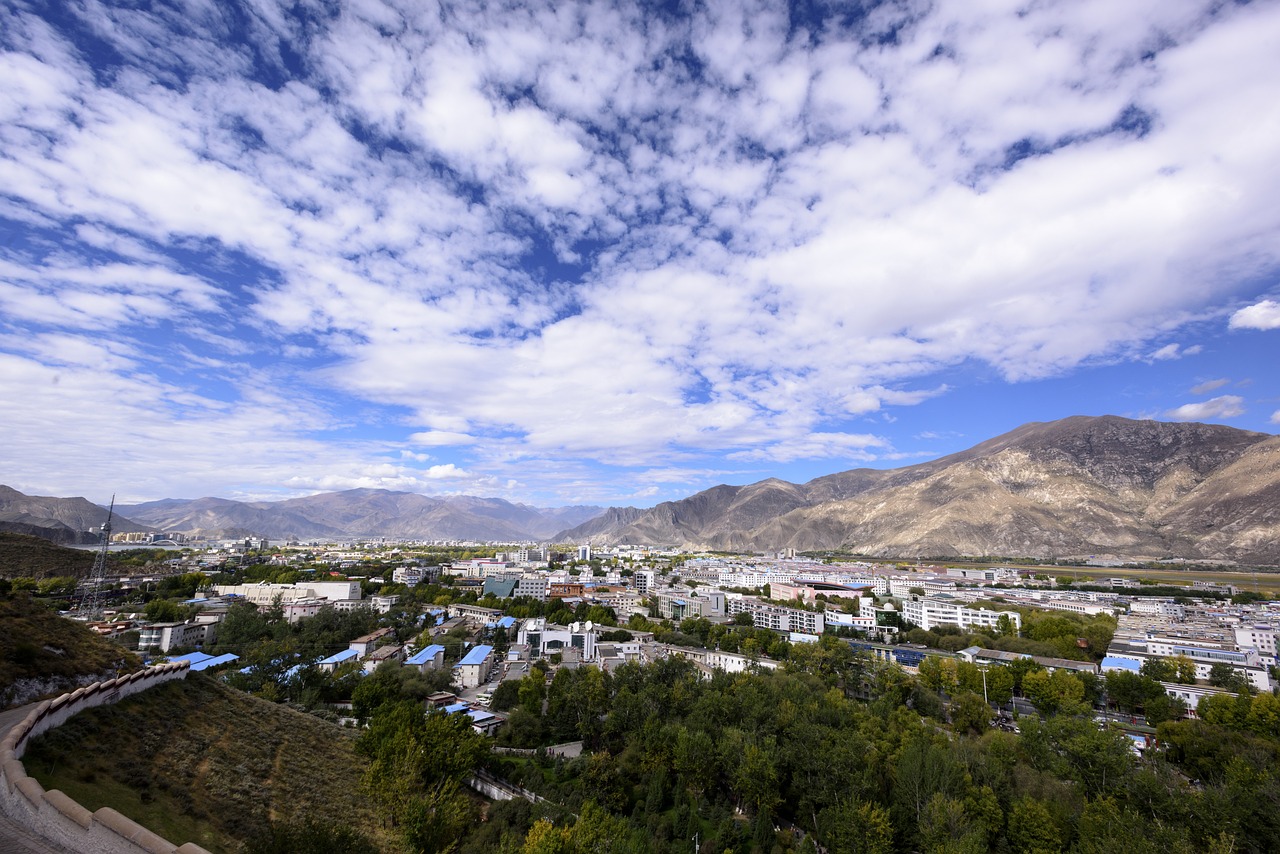 寻找生态宝库，揭秘红腹鳜鱼的繁衍生息地——探寻中国丰富水乡秘境